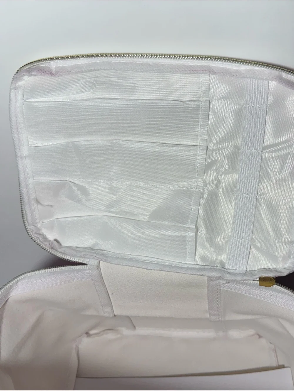 Sassy + Chic Large Pink Makeup Bag Travel Toiletry Organizer Case NWT 8x6x5 in